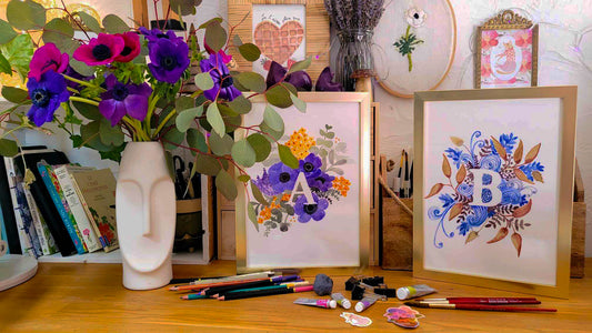 monogrammes décorés et personnalisé fleurs à l'aquarelle réalisé par violetteetabricot illustratrice graphiste à Banyuls-sur-mer